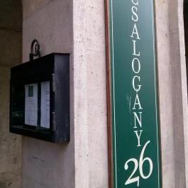 Csalogány 26 Étterem, Budapest - Külső kép