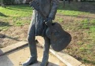 Cseh Tamás szobor Budapest