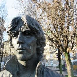 Cseh Tamás szobor Budapest - Egyéb