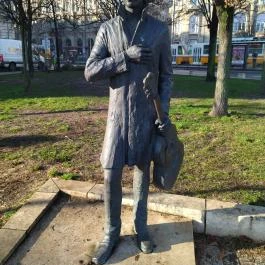 Cseh Tamás szobor Budapest - Egyéb