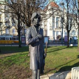 Cseh Tamás szobor Budapest - Egyéb