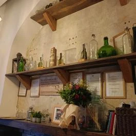 Csendes Társ Winebar & Garden Budapest - Belső