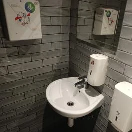 Csendes Társ Winebar & Garden Budapest - Mosdó