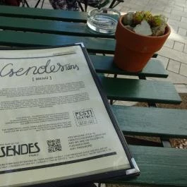 Csendes Társ Winebar & Garden Budapest - Belső
