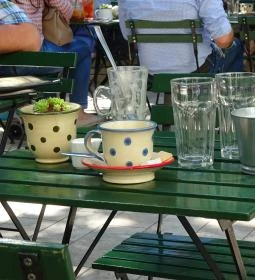 Csendes Társ Winebar & Garden