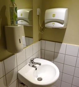 Csendes Társ Winebar & Garden