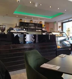 Csengery Reggeliző & Kávézó