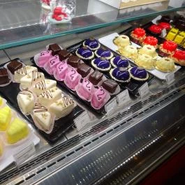 Cserfalvi Cukrászda - Bécsi út Budapest - Étel/ital