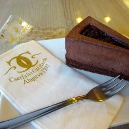 Cserfalvi Cukrászda - Bécsi út Budapest - Étel/ital