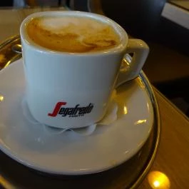 Cserfalvi Cukrászda - Bécsi út Budapest - Étel/ital