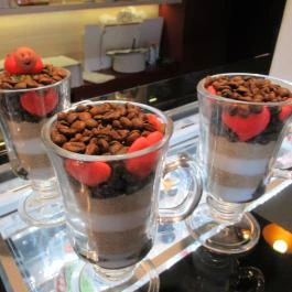 Cserfalvi Cukrászda - Bécsi út Budapest - Étel/ital