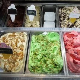 Cserfalvi Cukrászda - Bécsi út Budapest - Étel/ital