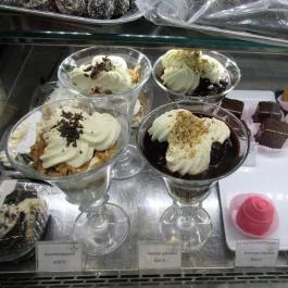 Cserfalvi Cukrászda - Bécsi út Budapest - Étel/ital