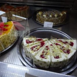 Cserfalvi Cukrászda - Mátyás király út Budapest - Étel/ital