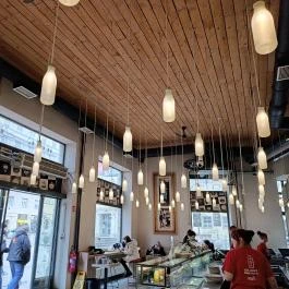 Cserpes Tejivó - Corvin köz, Budapest - Belső