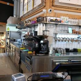 Cserpes Tejivó - Corvin köz, Budapest - Belső