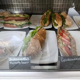 Cserpes Tejivó - Corvin köz Budapest - Étel/ital