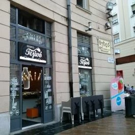 Cserpes Tejivó - Corvin köz Budapest - Külső kép