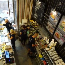 Cserpes Tejivó - Sütő utca Budapest - Belső