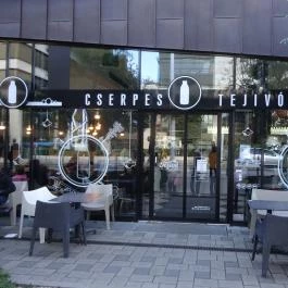 Cserpes Tejivó - MOM Sportközpont, Budapest - Külső kép