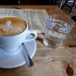 Csiga Café Budapest - Étel/ital