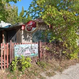 Csikó Borozó Lajosmizse - Külső kép