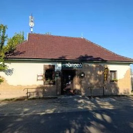 Csikó Borozó Lajosmizse - Külső kép