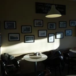 Csillaghegyi Megálló Budapest - Belső