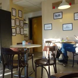 Csillaghegyi Megálló Budapest - Belső