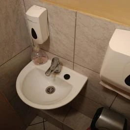 Csirip Falatozó Budapest - Mosdó