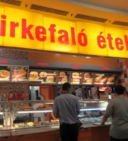 Csirkefaló Ételbár