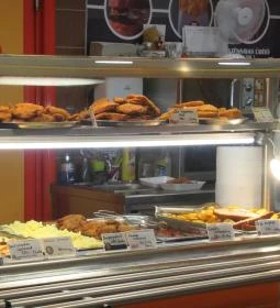 Csirkefaló Ételbár