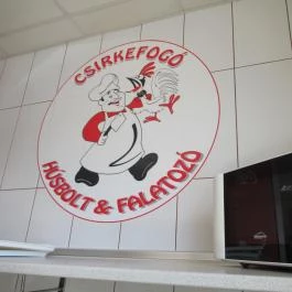Csirkefogó Húsbolt & Falatozó, Sajószentpéter - Belső