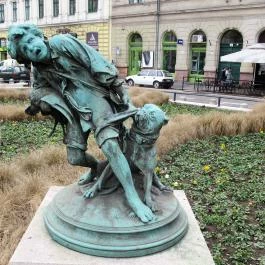 Csirkefogó-szobor Budapest - Egyéb