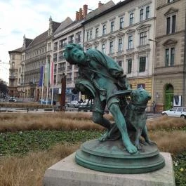 Csirkefogó-szobor Budapest - Egyéb