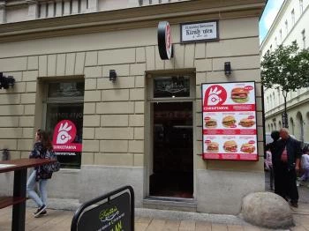 Csirketanya Budapest