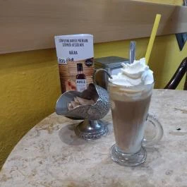 Csokolia Cukrászda Budapest - Étel/ital