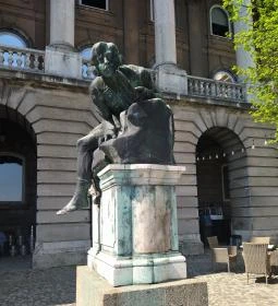 Csongor & Tünde szobor