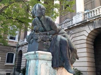 Csongor & Tünde szobor Budapest