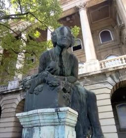 Csongor & Tünde szobor