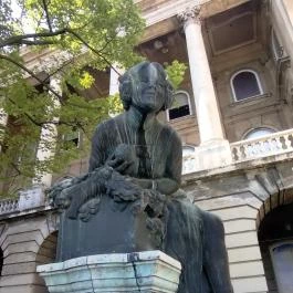 Csongor & Tünde szobor Budapest - Egyéb