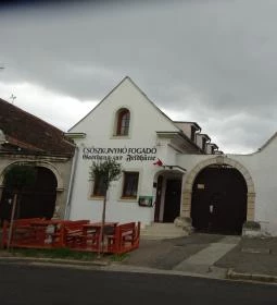 Csőszkunyhó Fogadó Panzió