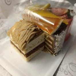 Csuta Cukrászda Csákvár - Étel/ital