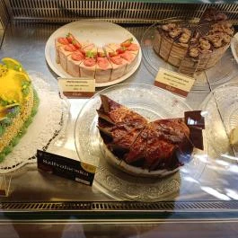 Csuta Cukrászda Csákvár - Étel/ital