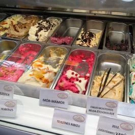 Csuta Cukrászda Csákvár - Étel/ital