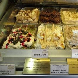 Csuta Cukrászda Csákvár - Étel/ital