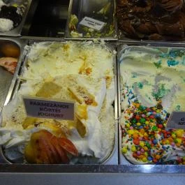 Csuta Cukrászda Csákvár - Étel/ital