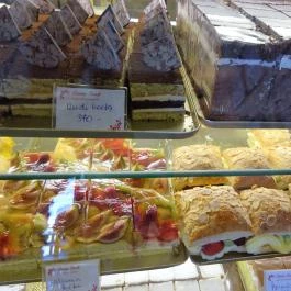 Csuta Cukrászda Csákvár - Étel/ital