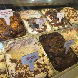 Csuta Cukrászda Csákvár - Étel/ital