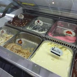 Cuki Cukrászda Budapest - Étel/ital